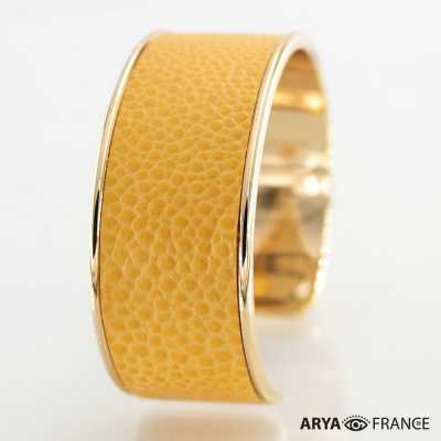 Bracelet Jaune paille - finition doré - cuir EPV de luxe taurillon grainé galuchat